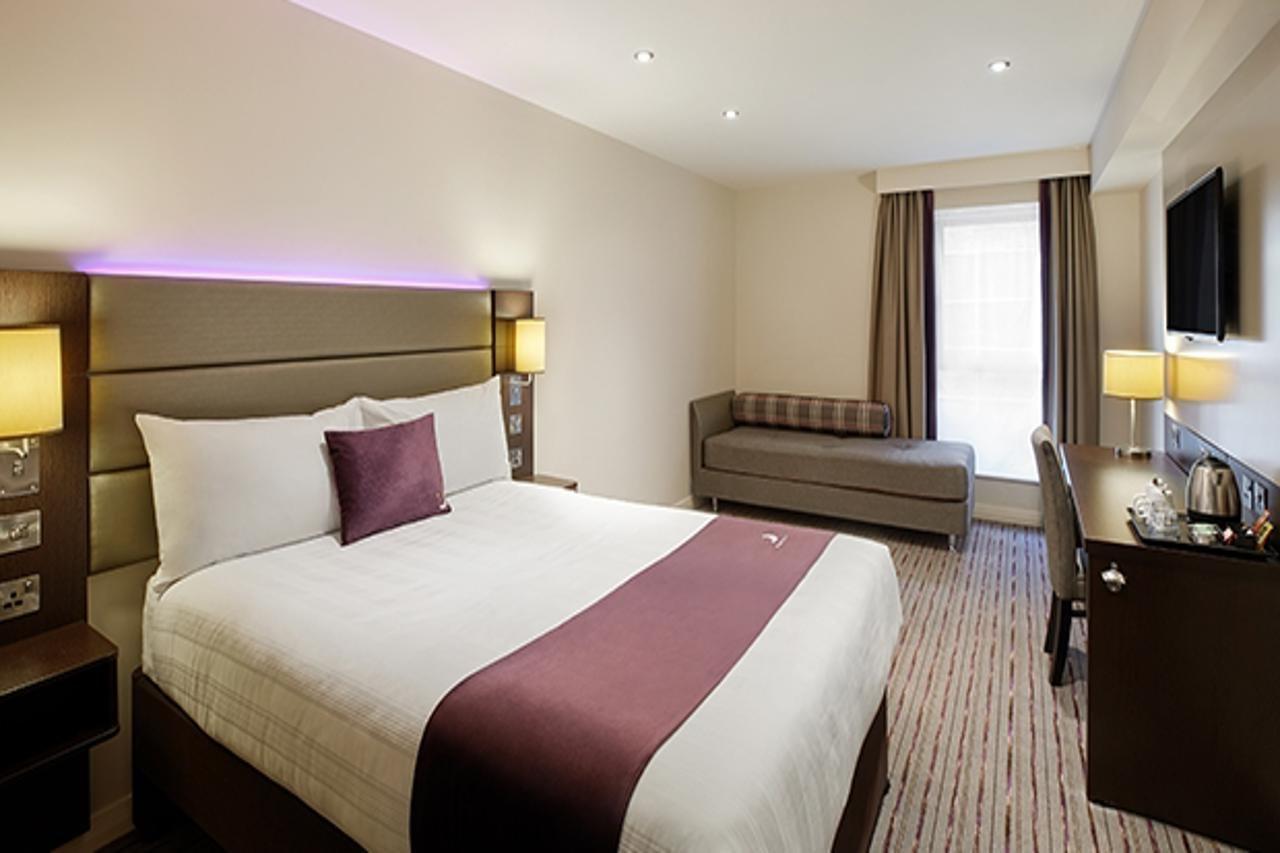 Premier Inn Birmingham City Centre Broad Street Ngoại thất bức ảnh