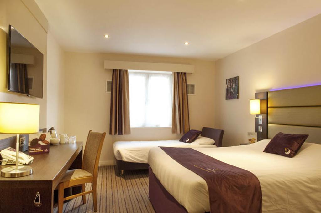 Premier Inn Birmingham City Centre Broad Street Ngoại thất bức ảnh