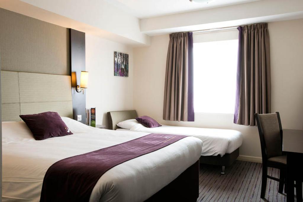 Premier Inn Birmingham City Centre Broad Street Ngoại thất bức ảnh