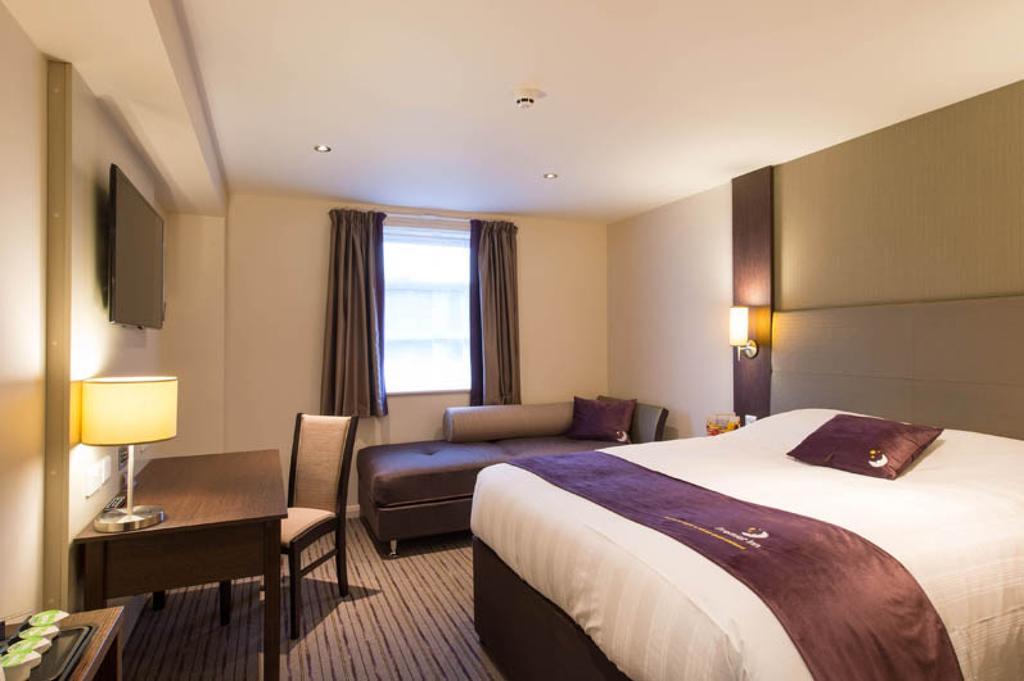 Premier Inn Birmingham City Centre Broad Street Ngoại thất bức ảnh