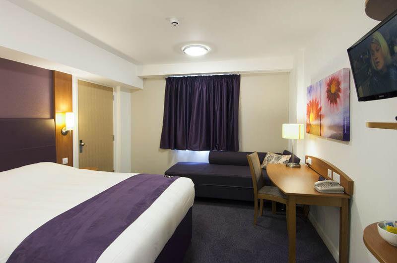 Premier Inn Birmingham City Centre Broad Street Ngoại thất bức ảnh